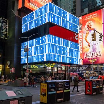ww international weight watchers ad the cube at 2 times square in nyc digital out of home advertising