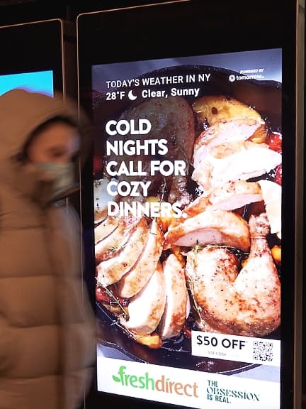 out of home digital billboard advertising