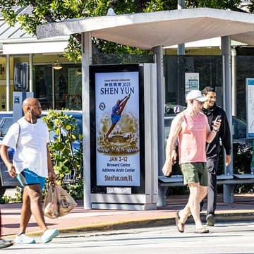 Shen Yun advertisement on OUTFRONT digital shelter in Miami
